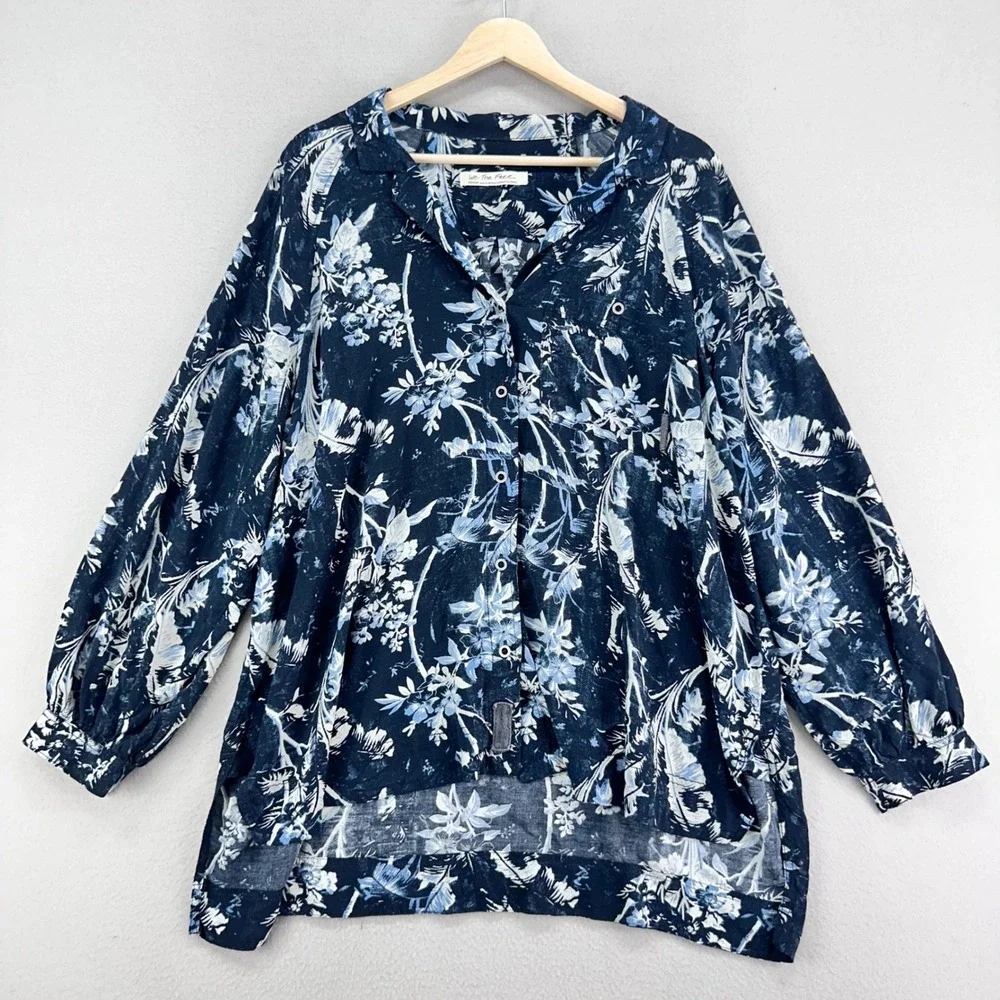 We The‎ Free Hawaiian Shirt Womens M Blue Button Up Oversized Beach Vacation